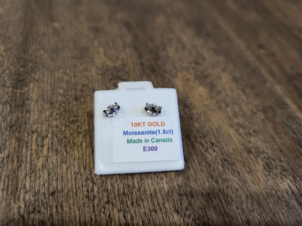 10kt Gold Blue Moissanite Stud Earrings image indicator(7)