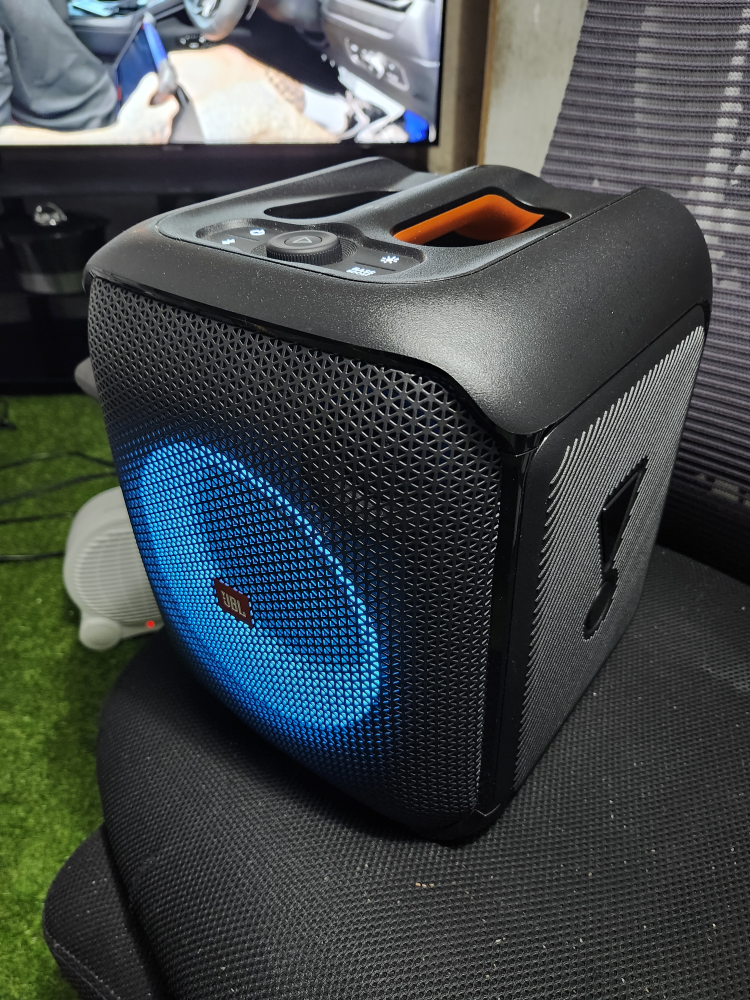 JBL Portable Bluetooth Speaker