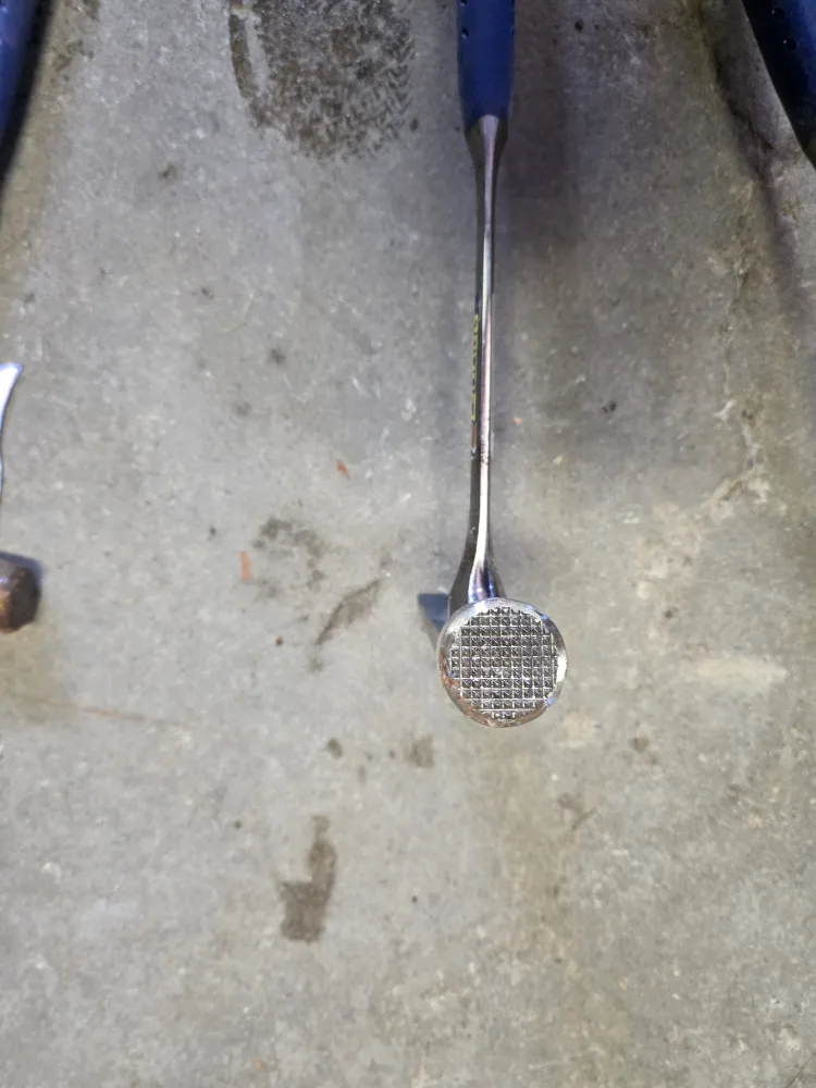 Sturgis 28 oz Claw Hammer image indicator(2)