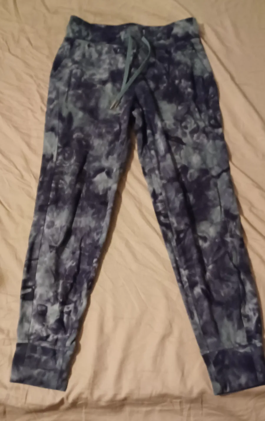 Lululemon Tie-Dye Joggers image indicator(2)