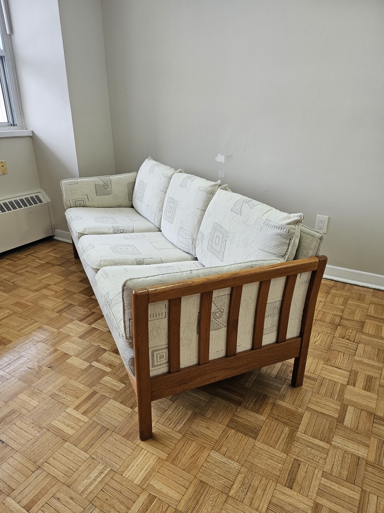 Solid wood frame couch - photo 3