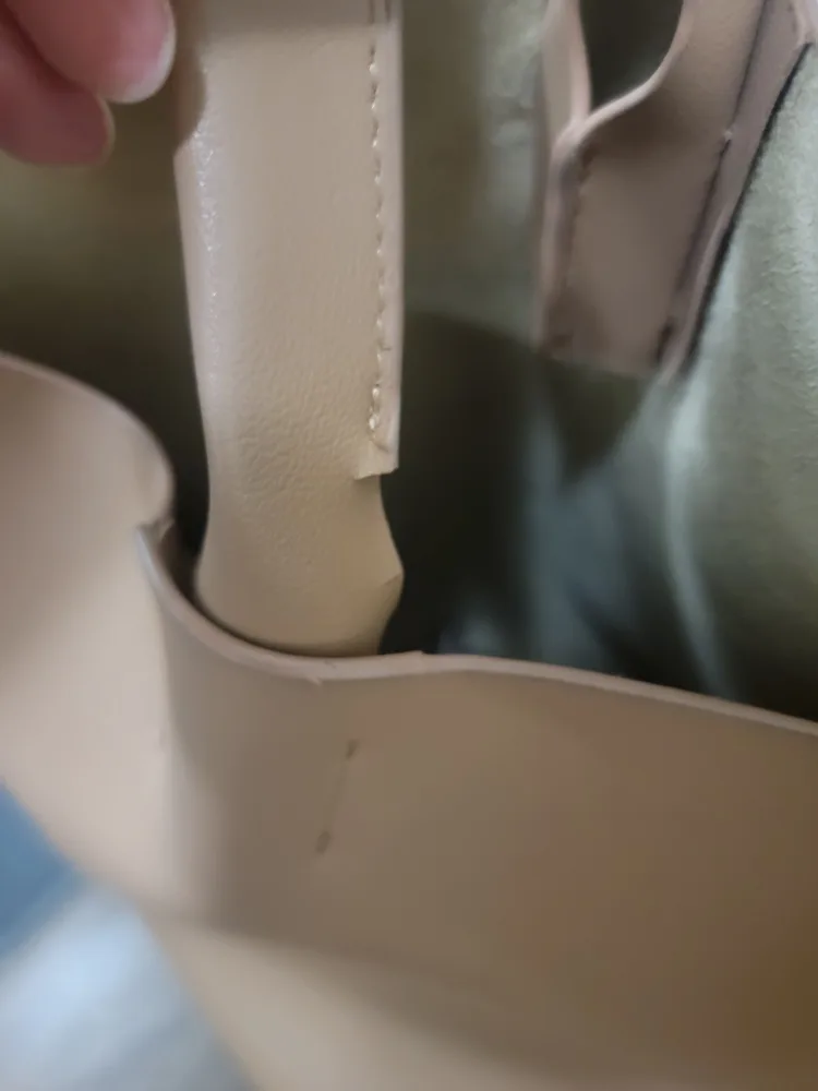 Large Vegan Leather Tote Bag image indicator(5)