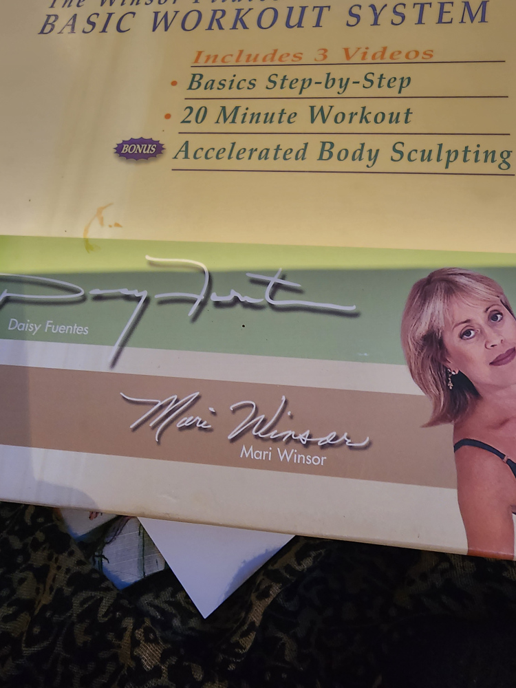 Mari Windsor Pilates Basic Workout System VHS tapes - photo 3