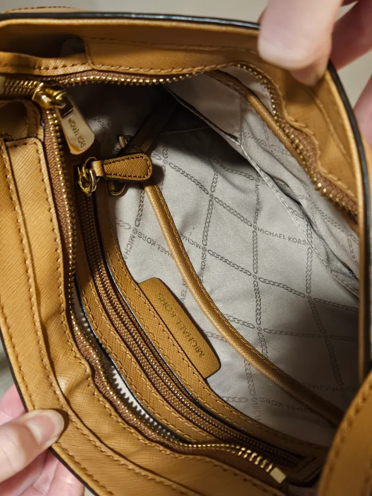 NEw Michael Kors Tan Leather Crossbody Bag image indicator(5)