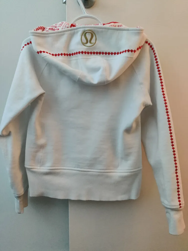 Lululemon scuba limited edition size 4 image indicator(2)