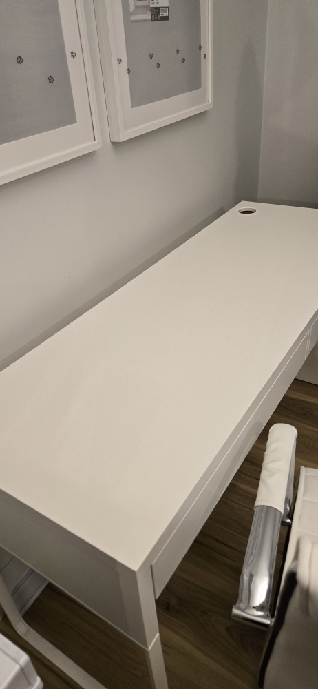White Desk and Chair - photo 2