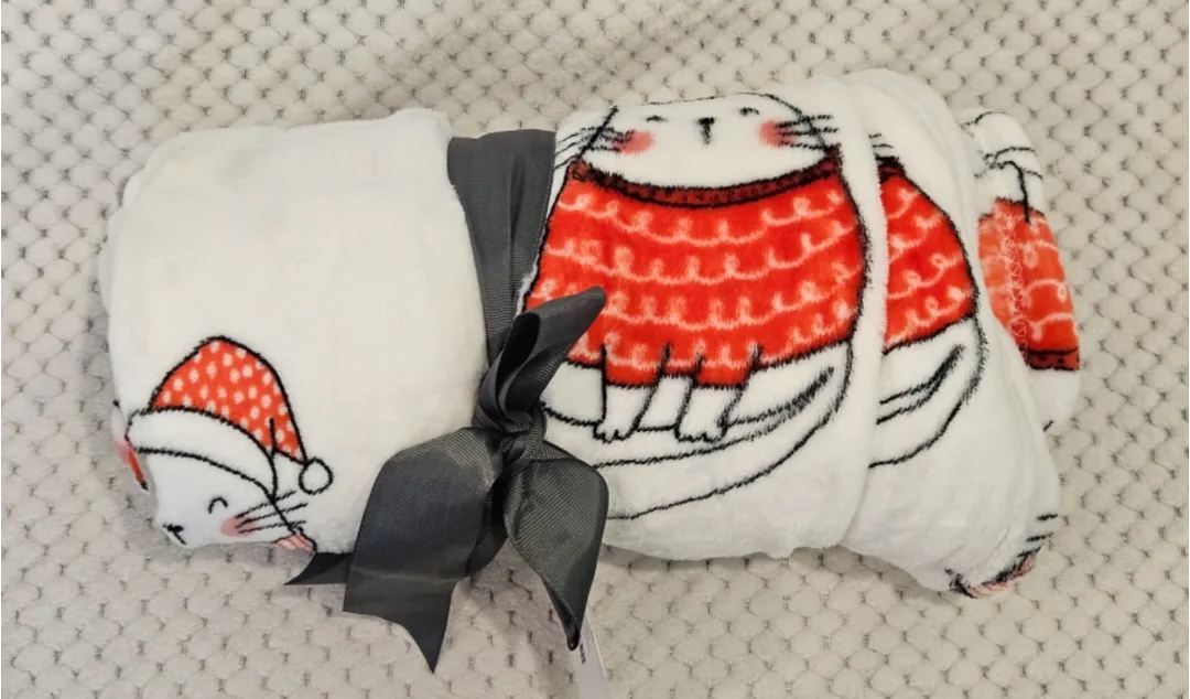 Toonie Sale 😻 Fleece Throw Blanket with Cat Design image indicator(2)