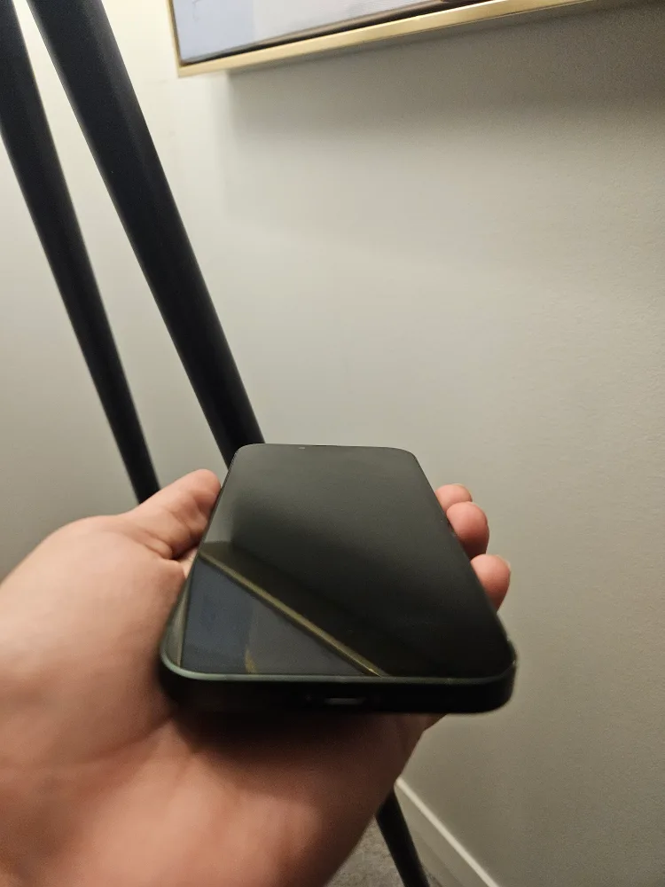 iPhone 13 - 128GB - Green - Excellent Condition image indicator(3)