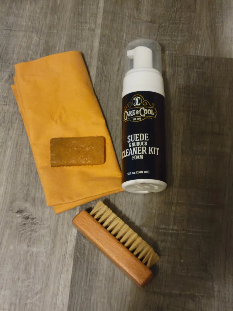 Care & Cool Suede & Nubuck Cleaner Kit image indicator(2)