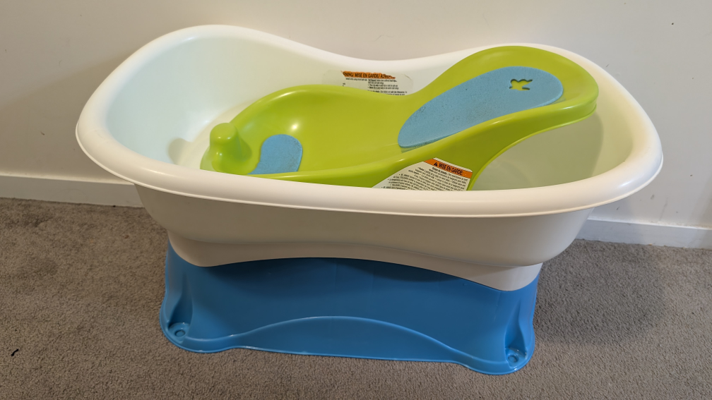 4-in-1 Baby Bath Tub with Newborn Insert