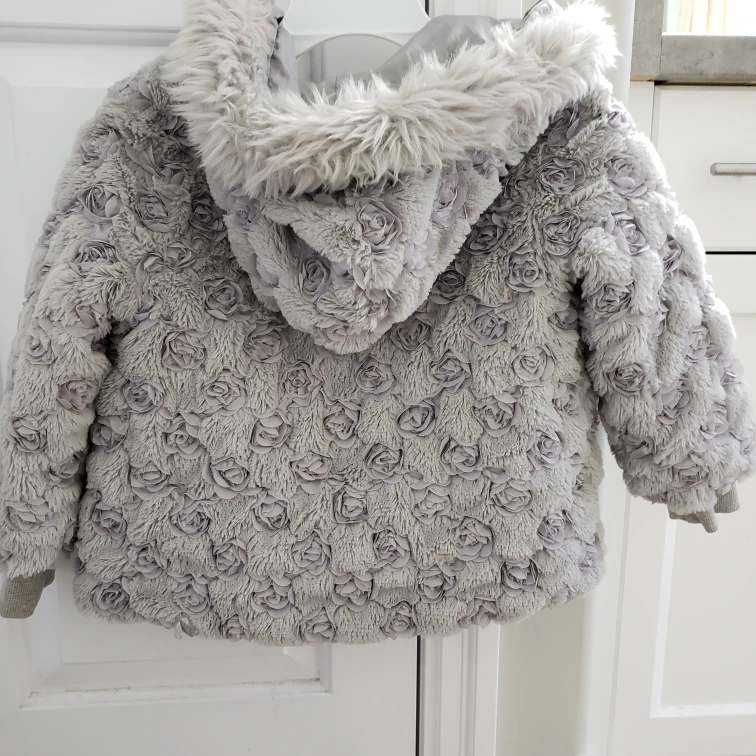 Adorable girls' rose-patterned winter coat 5t - photo 2