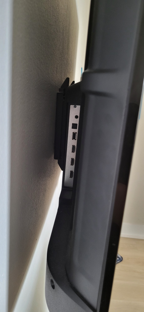 Insignia 43" Smart TV with Remote, Wall mount and Legs - photo 3