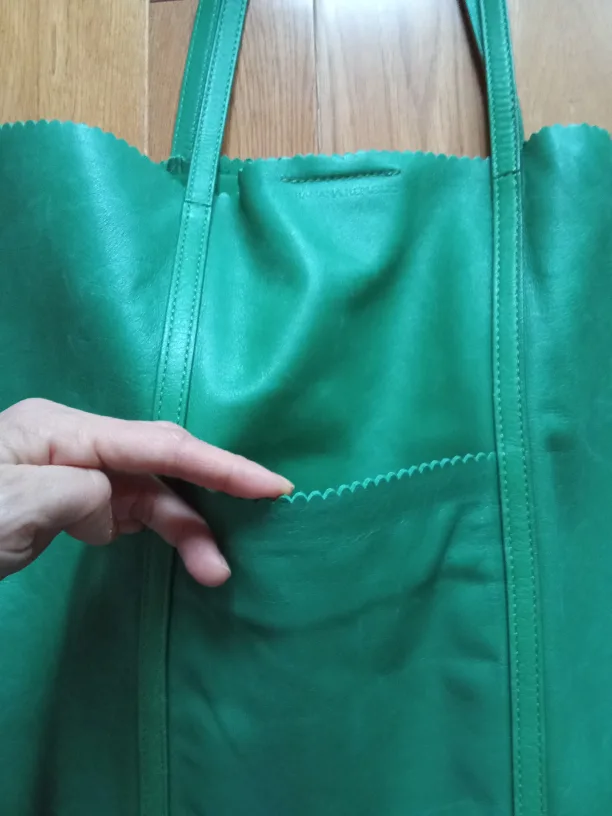 Banana Republic Leather Tote Bag Purse image indicator(4)