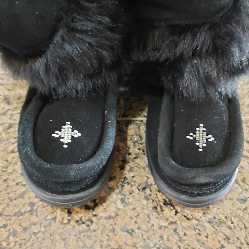 manitobah mukluks waterproof snow boots size 3Y image indicator(2)