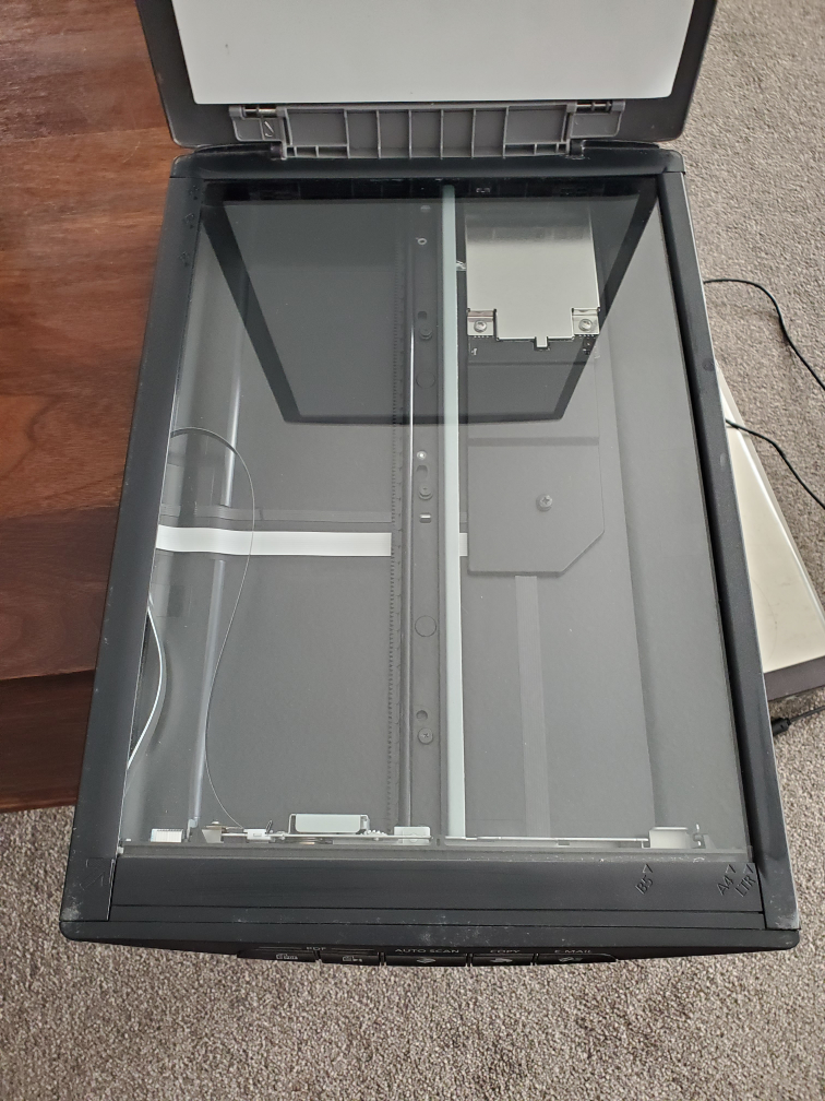 Canon CanoScan LiDE 220 Flatbed Scanner - photo 3