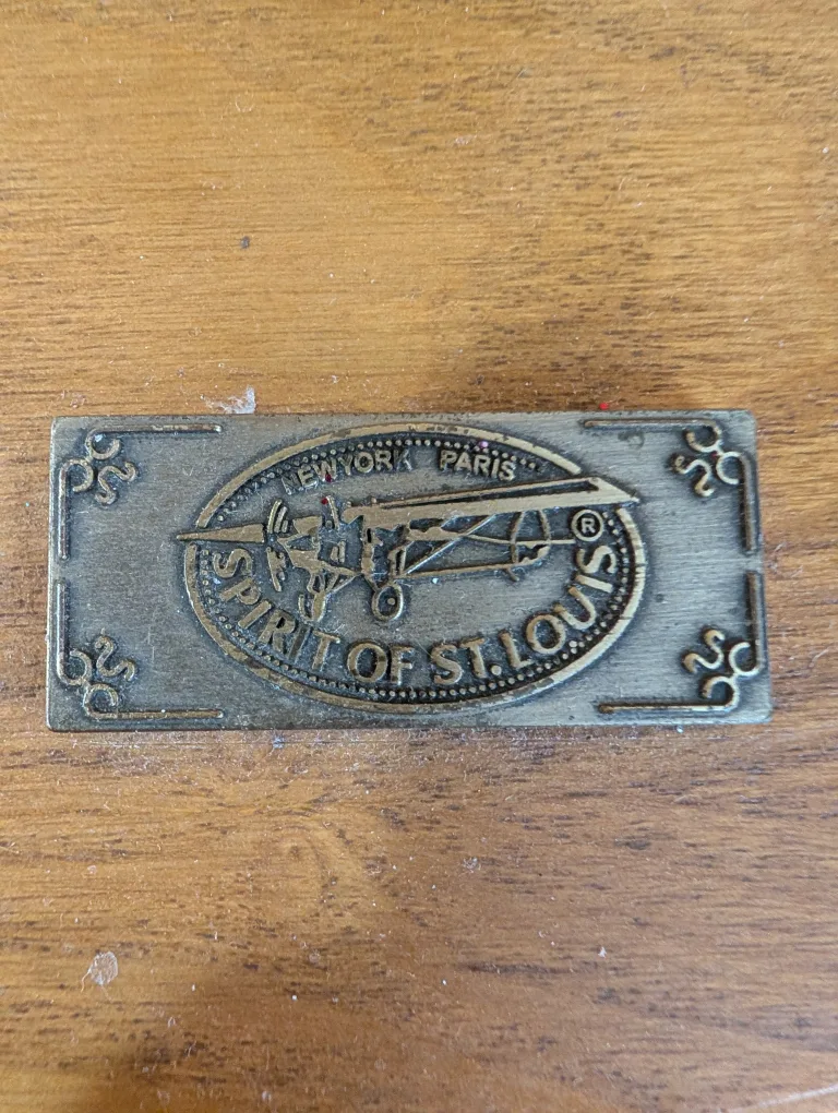 Vintage Style Wooden Record Player with AM/FM Radio image indicator(3)