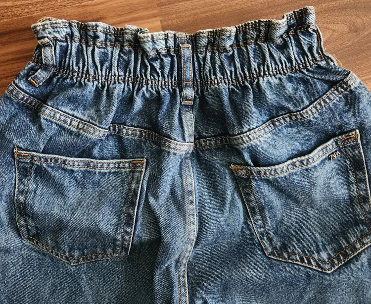 🏈Zara HIGH-WAISTED PAPERBAG BAGGY JEANS image indicator(2)