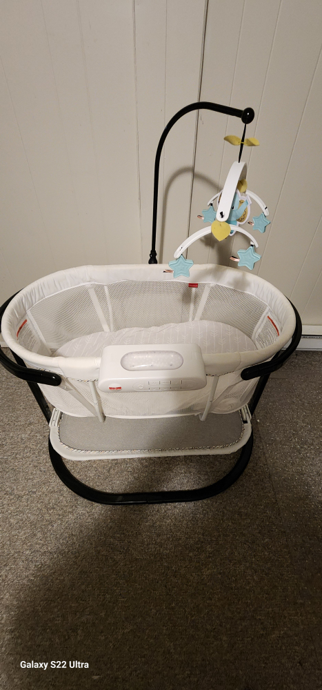Baby Bassinet with Mobile