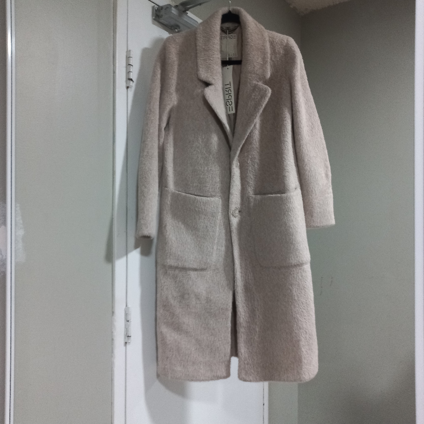 Brand new Esprit Women's Beige Teddy Coat - photo 5