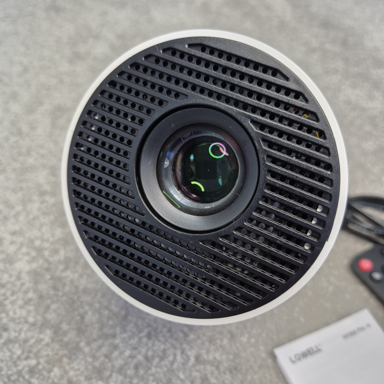 LQWELL HY300 Pro-A Mini Projector - photo 3