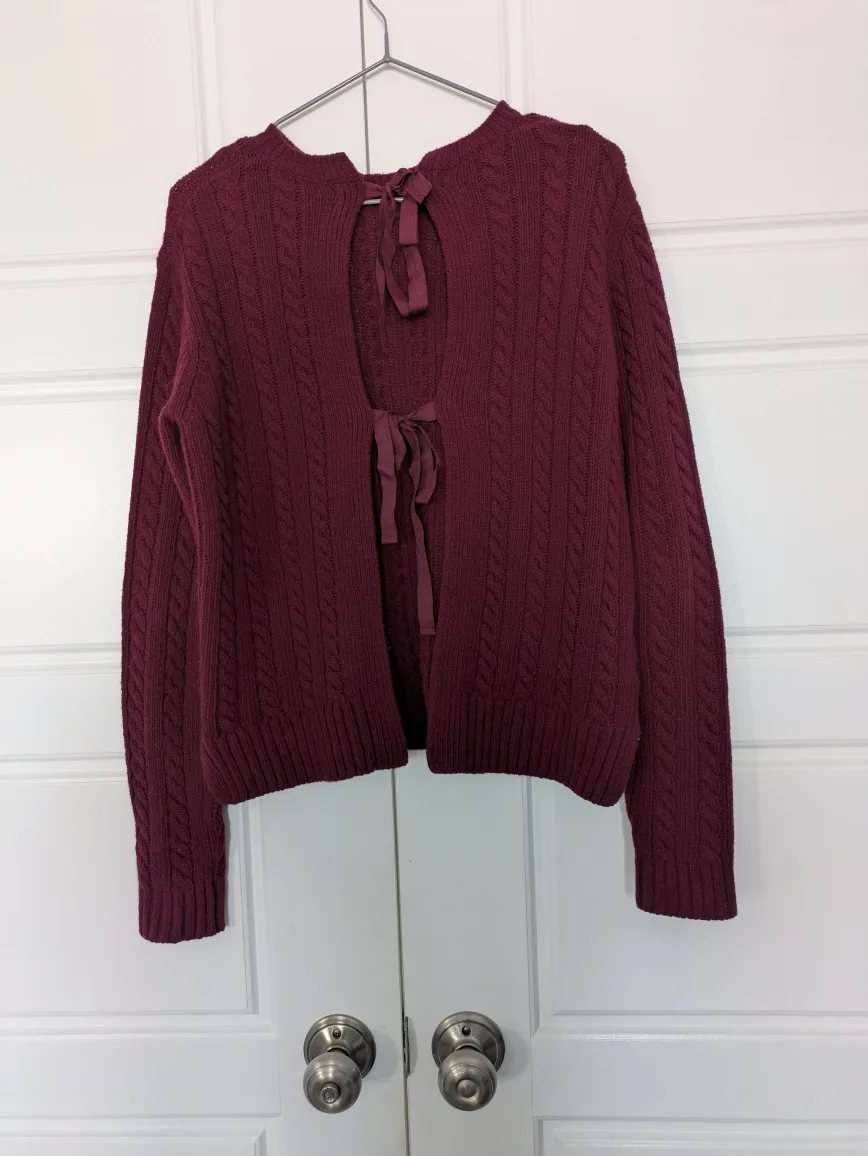 Prada Bordeaux Cable Knit Sweater Size 40 image indicator(2)
