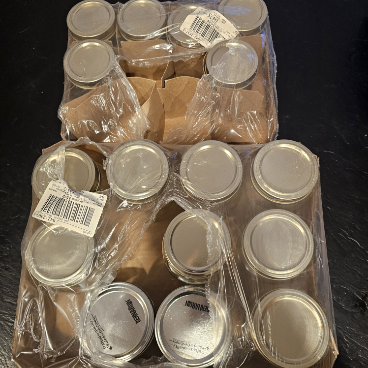 Kerr Mason Jars with lids - photo 2
