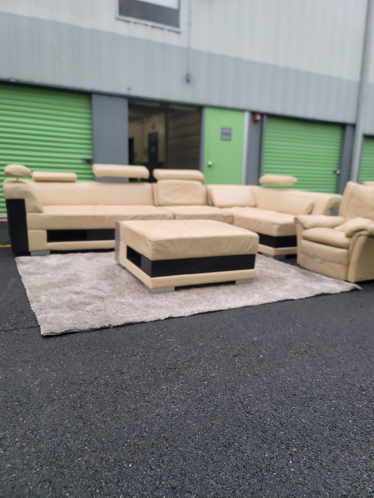 NATUZZI Beige Leather Sectional w/adjustable  headrests - photo 2