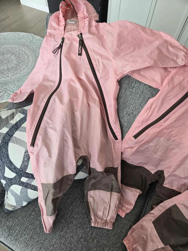 🏈 Muddy Buddy (3 available) image indicator(2)