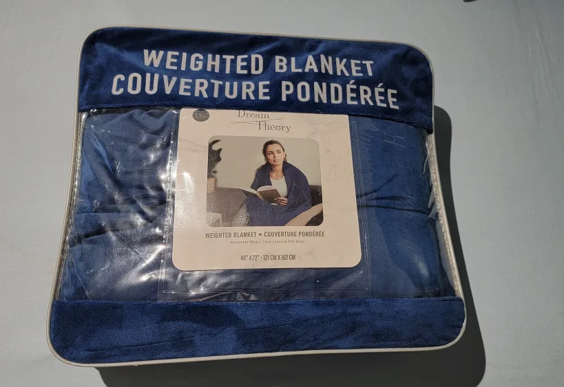 Dream Theory 15lb Crystal Mink Weighted Blanket –Relax & Sleep image indicator(4)