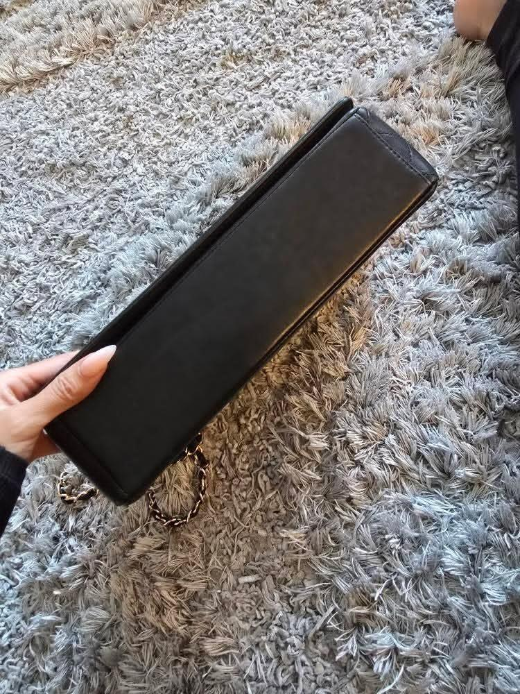 Chanel Black Quilted Leather Shoulder Bag - photo 4