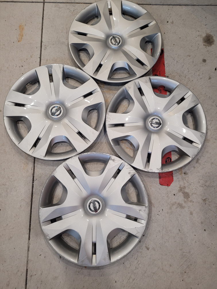 Nissan Hubcaps - photo 2