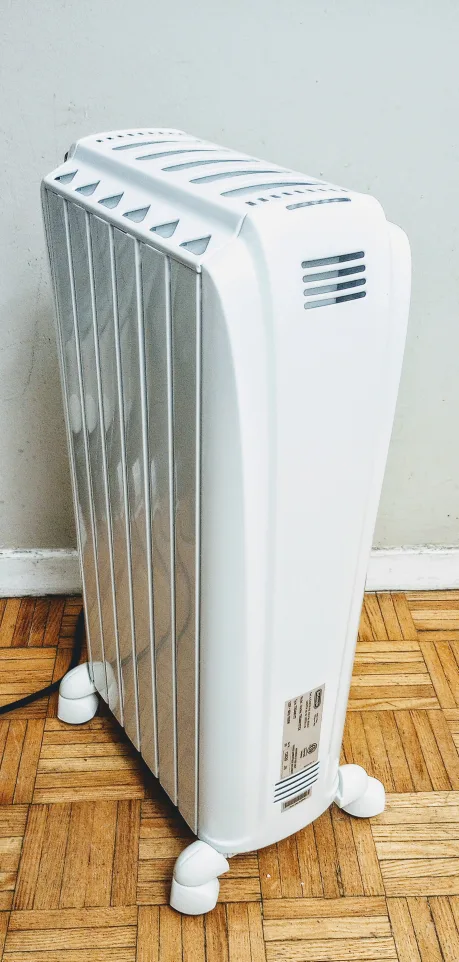 DeLonghi Dragon, Oil Filled Radiator Heater TRD40615T, Like new image indicator(2)