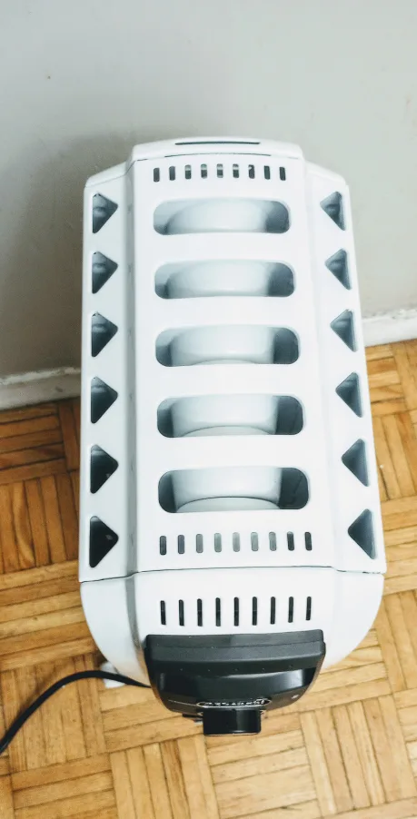 DeLonghi Dragon, Oil Filled Radiator Heater TRD40615T, Like new image indicator(5)