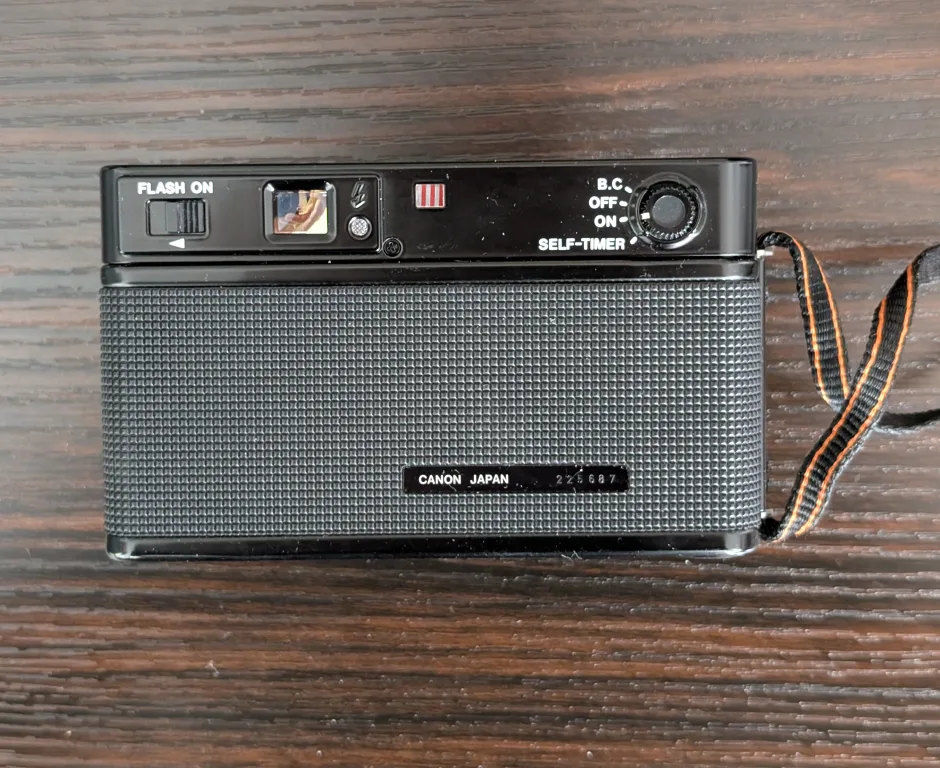 Vintage Canon AF35ML Film Camera with Case image indicator(4)