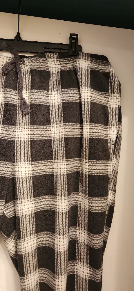 Men's Fleece Plaid Pajama Bottoms image indicator(4)