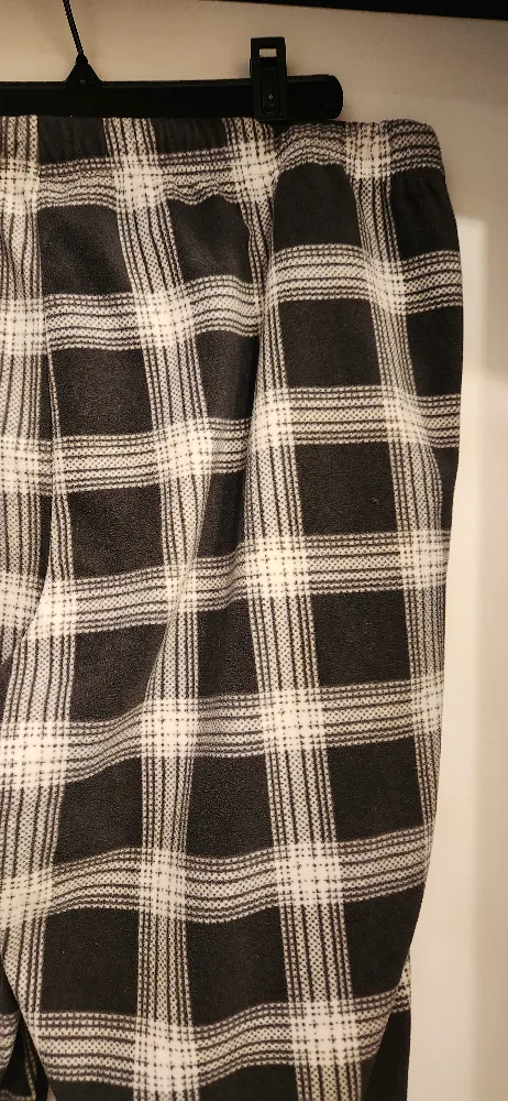 Men's Fleece Plaid Pajama Bottoms image indicator(8)