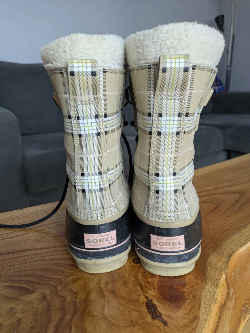 SOREL Women's Winter Boots - Size 7 - Plaid Pattern image indicator(2)