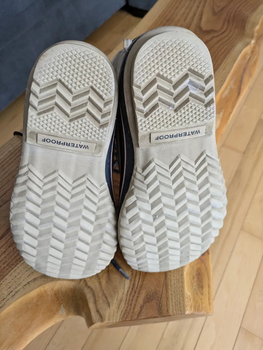 SOREL Women's Winter Boots - Size 7 - Plaid Pattern image indicator(3)