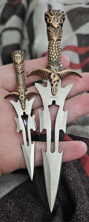 little swords/knife