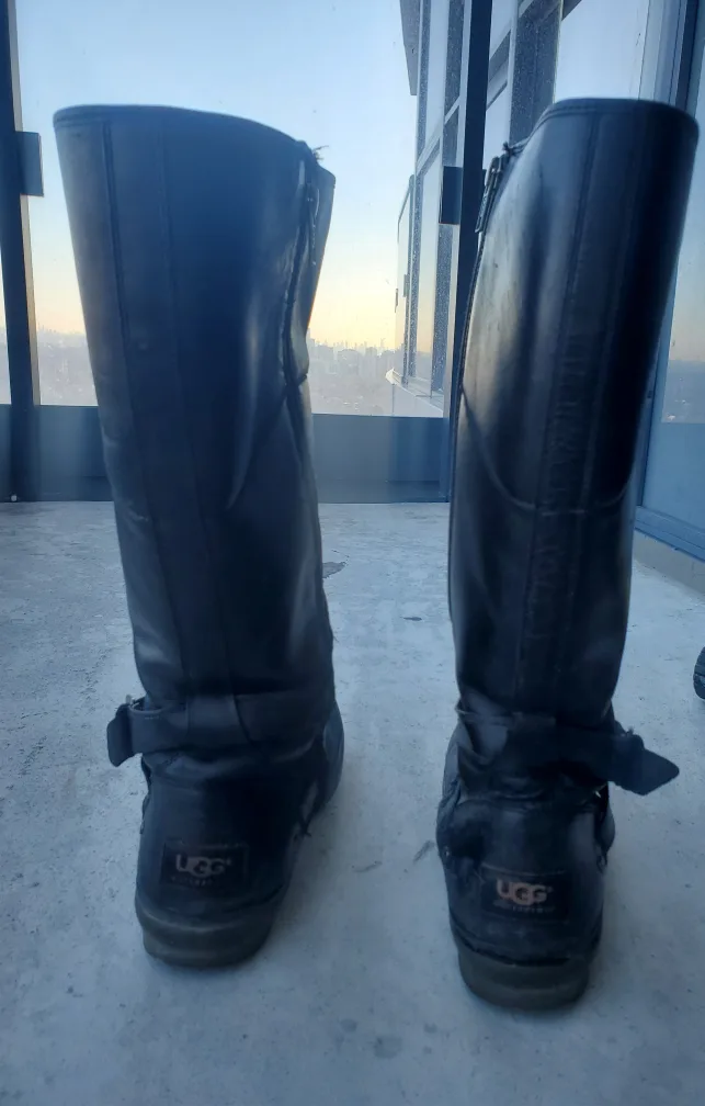 UGG leather boots image indicator(9)