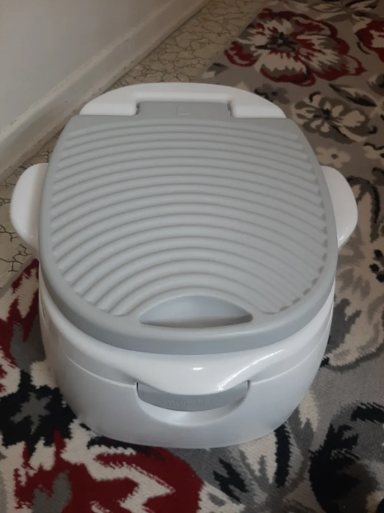 NEW Arm and Hammer Munchkin multi stage 3 in 1 Potty System image indicator(2)