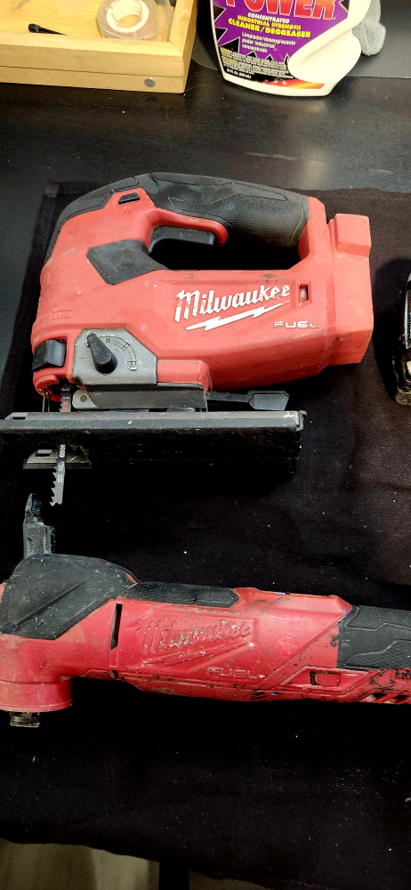 Milwaukee Jigsaw wth M18 battery - photo 3