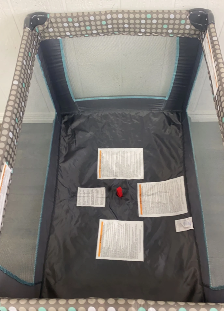 Pack 'n Play Playard with Mat - photo 2