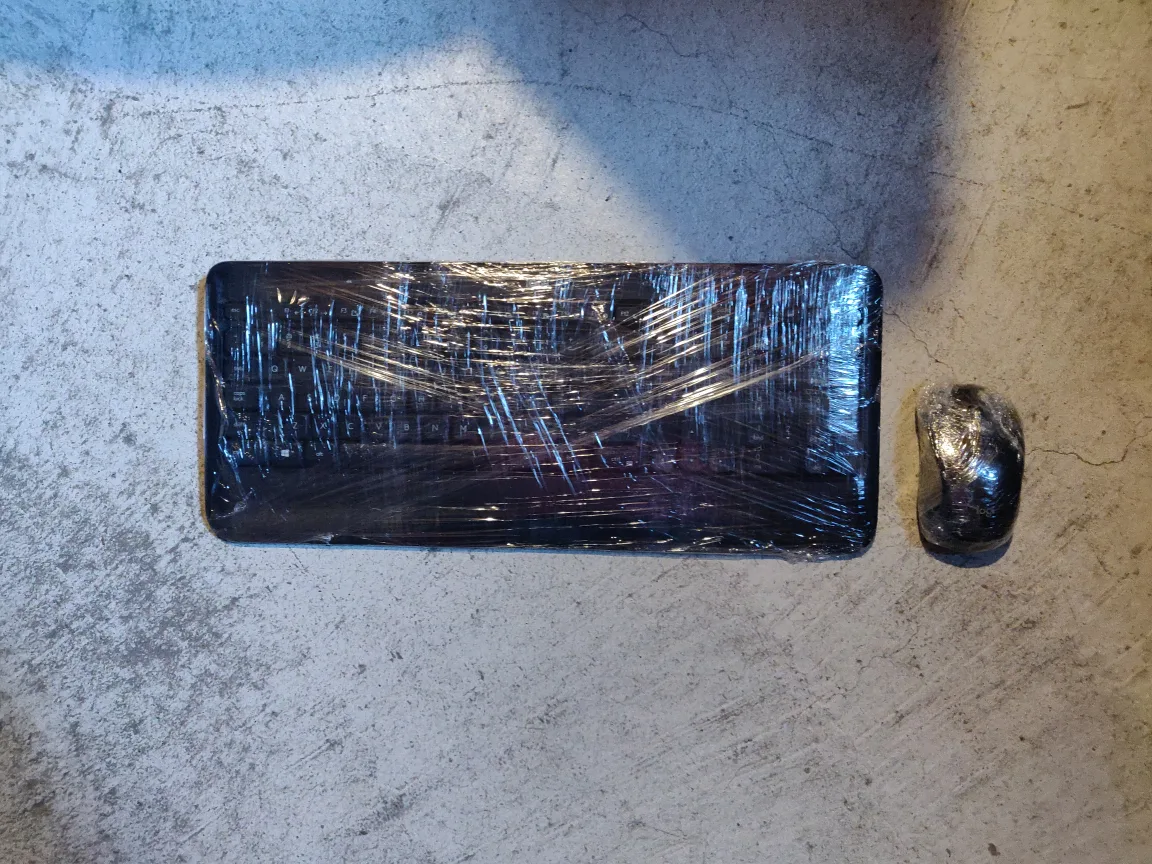 Logitech Wireless Mouse and Keyboard image indicator(6)