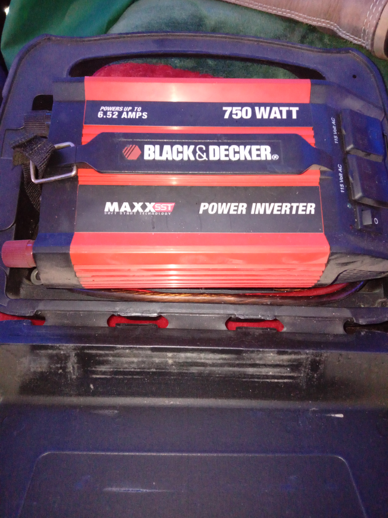 Black & Decker 750 Watt Power Inverter