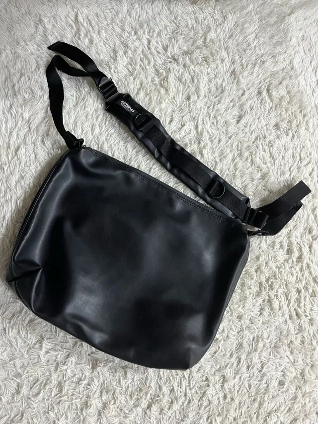 Stylus Black Shoulder Bag thumbnail