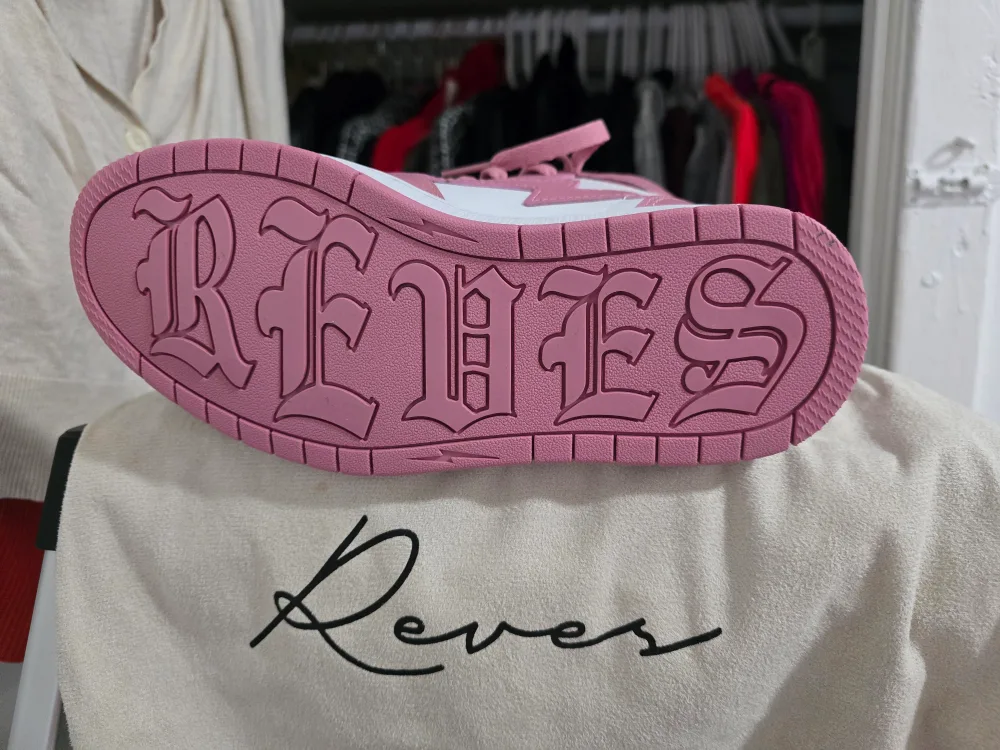 Reves x Air Jordan 1 High Pink Lightning image indicator(3)