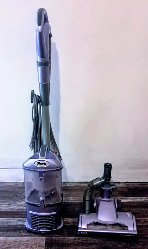 Shark Navigator NV352 Lift-Away Upright Vacuum Cleaner image indicator(3)