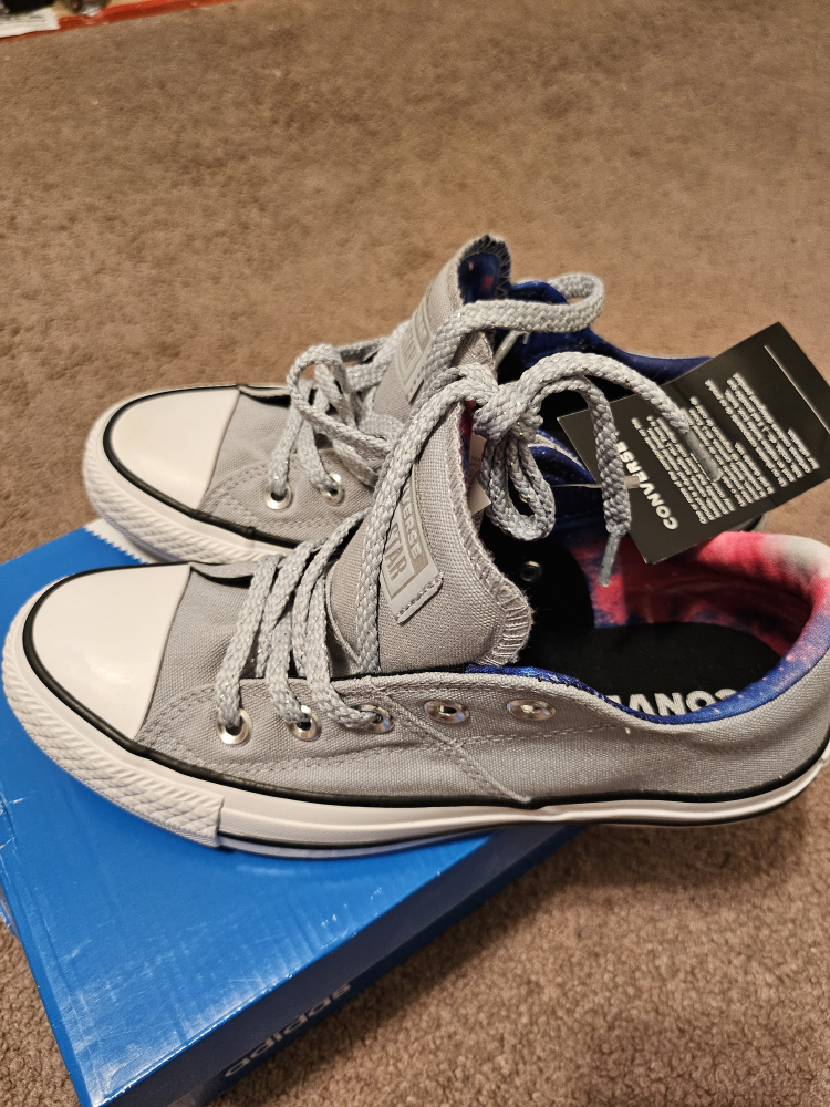 Converse Chuck Taylor All Star Women's Sneakers Size 6