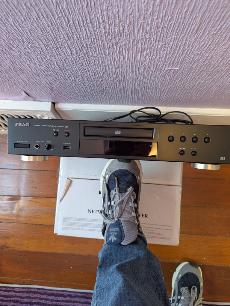 TEAC CD Player - CD-P650 - Compact Disc Player